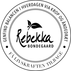 Rebekka Bondegaard logo hvid version
